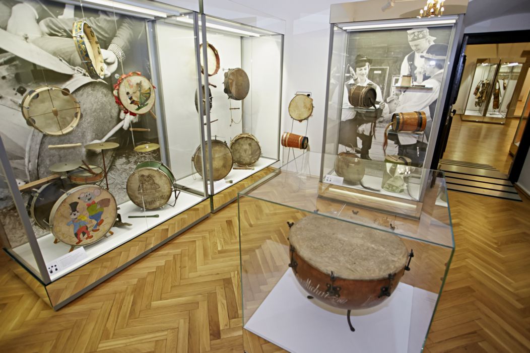 Muzeum gromadzi instrumenty z wielu zakątków Polski i nie tylko